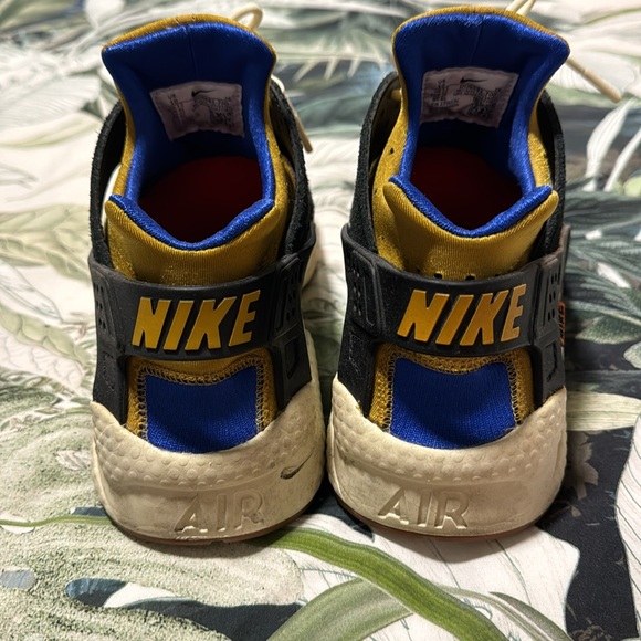 Nike Huarache - Picture 3 of 8